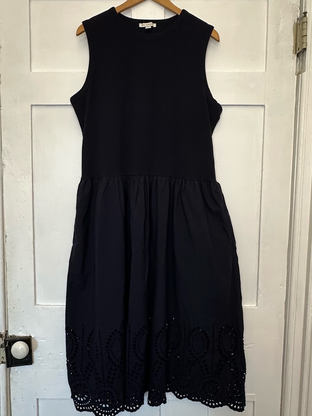 Sleeveless Navy Blue Midi Dress with Scalloped Eyelet Hem & Pockets Sz XXL (20)